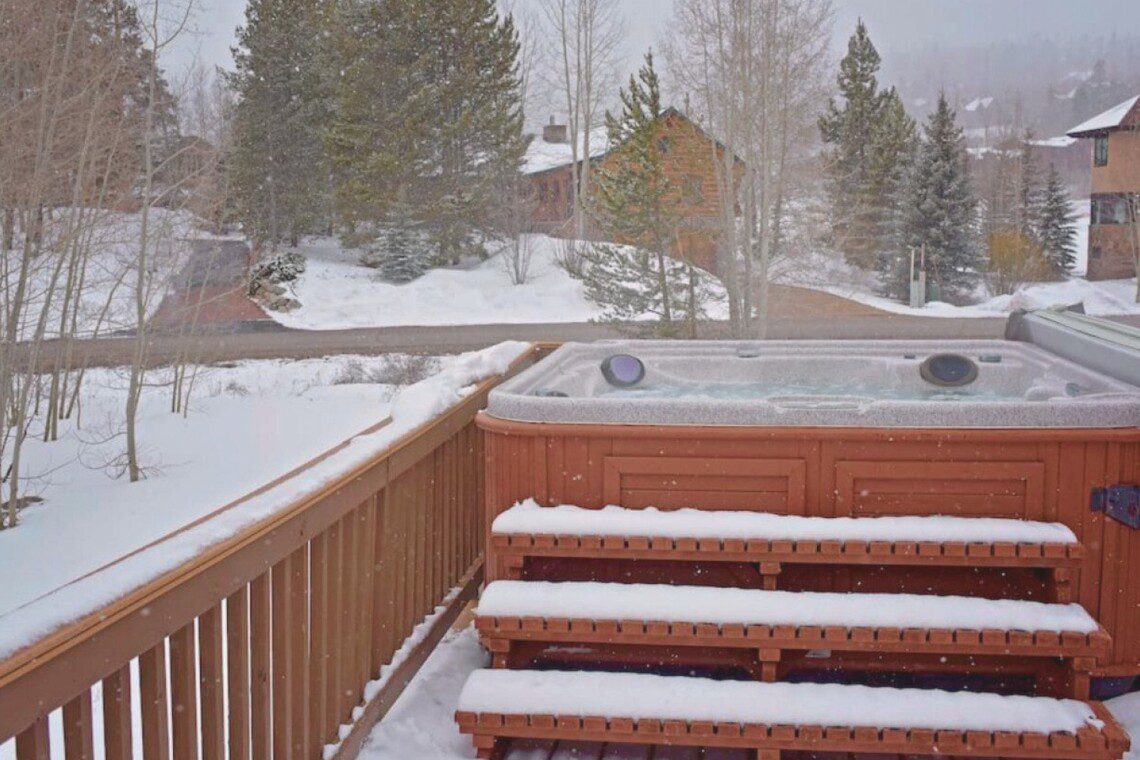 Silverthorne cabin with hot tub